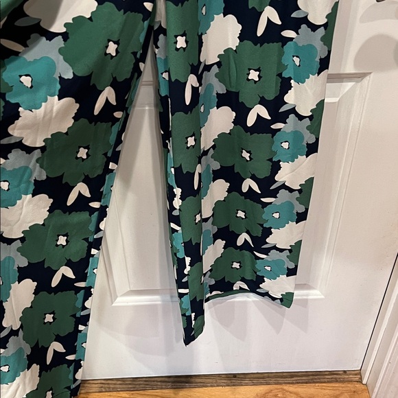 Floral Ruffle Sleeve Top - Picture 3 of 8